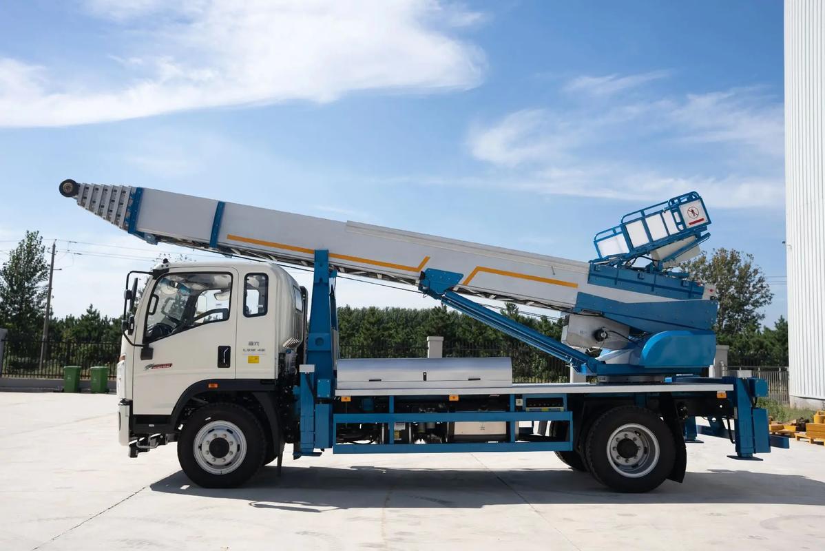 三亚云梯上料车租赁费用