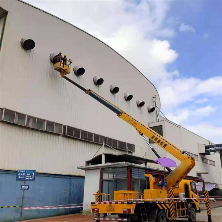 三亚高空作业车出租服务：专业广告牌安装解决方案